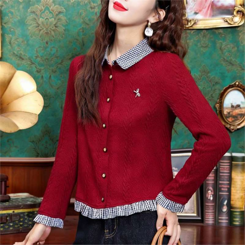 Early Spring New Arrival Fashionable Age-Defying Mock Two-Piece Top
