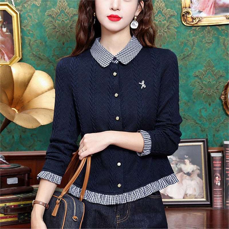 Early Spring New Arrival Fashionable Age-Defying Mock Two-Piece Top